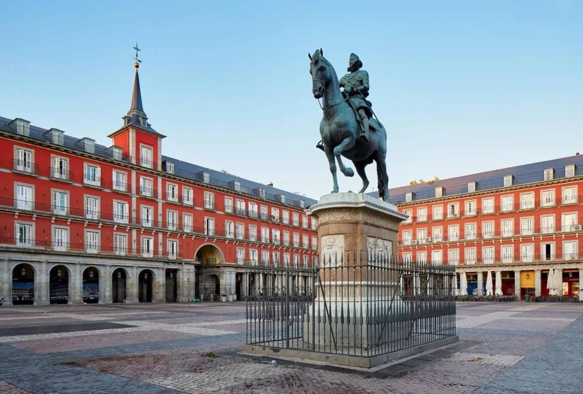 Apartamentos Day Madrid Plaza De Espana Centro Gran Via Sol Malasana ภายนอก รูปภาพ