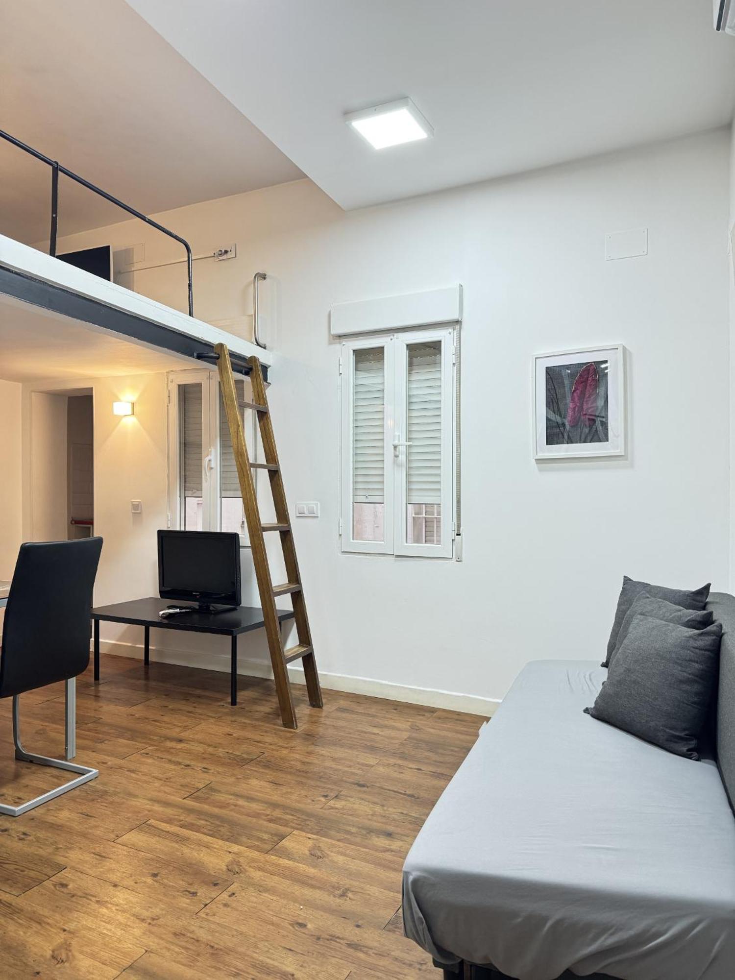 Apartamentos Day Madrid Plaza De Espana Centro Gran Via Sol Malasana ภายนอก รูปภาพ