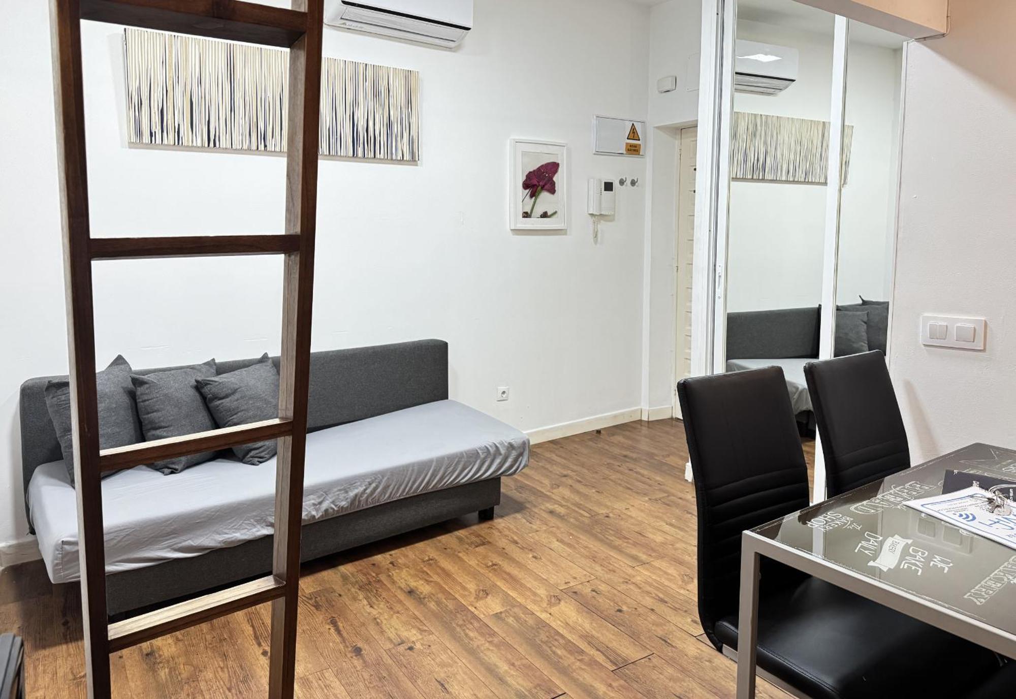 Apartamentos Day Madrid Plaza De Espana Centro Gran Via Sol Malasana ภายนอก รูปภาพ